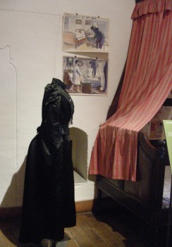 <p>La vie partagée</p>
<p>Robe noire, 1920</p>